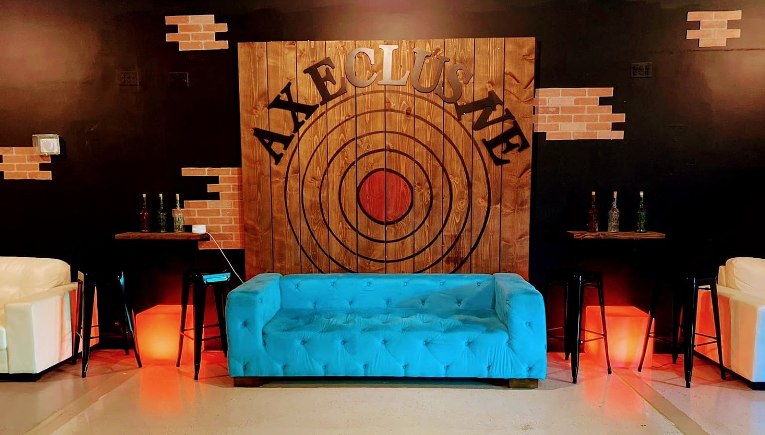 My Experience at Axeclusive Axe Throwing & VR Lounge Chicago - The ...